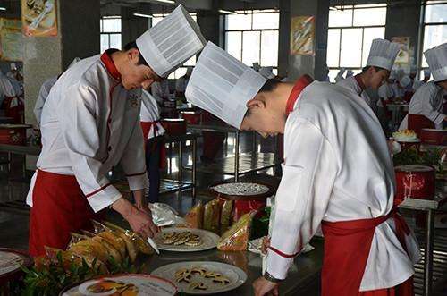 �����ɽ�|�{���I�WУ������Щ�l����