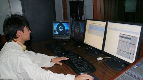 �R��ˇ�g(sh��)�W(xu��)У�ďV��Ӱҕ��(ji��)Ŀ�������I(y��)��ô�ӣ�