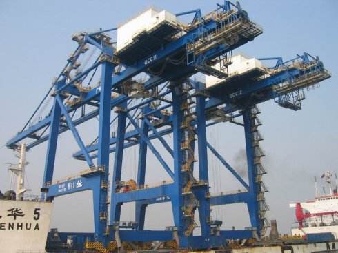 山東港口工程高級技工學校都開設了哪些專業?每位學生和家長在選擇學校的時候,都會看重這所學校都開設了哪些專業。因為專業的選擇決定著孩子今后的工作方向,近就有很多學生和家長在問山東港口工程高級技工學校的專業情況。 山東港口工程高級技工學校都開設了哪些專業?每位學生和家長在選擇學校的時候,都會看重這所學校都開設了哪些專業。因為專業的選擇決定著孩子今后的工作方向,近就有很多學生和家長在問山東港口工程高級技工學校的專業情況。