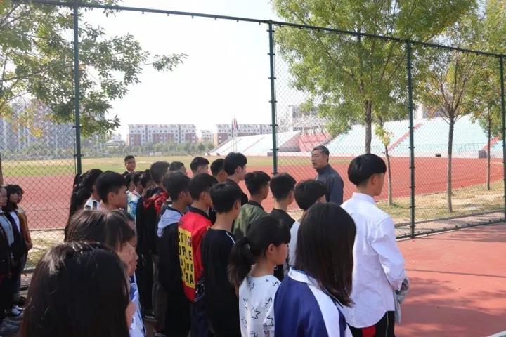 �{���I�WУ���c����С�L����У�W������S�����