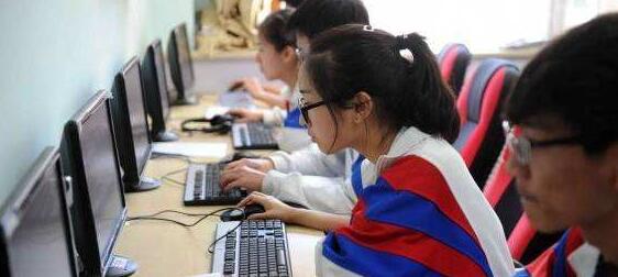 ���� �����P��־Ը���ǰ�Ĝʂ� ����һ���Ѽ�ԺУ�Y�ϣ��˽��������ߣ���Ϥ���PҎ�����˽�ԺУ�����³̣� �������ǲ�ԃ���PԺУ�����I�������ڸ����ȡ�֔����ȡ������λ����r�� ���������˽�����ڱ�ʡ�������ČWУ�����I���˔��� ���������˽��Լ�ƽ�r�ɿ���ģ�M�ɿ���ȫʡ���е�λ�Σ� ���������˽Ȿ���w�z�Y�������_�ވ�ČWУ�����I�� ���� �����P��ƽ��־Ը ���� ������ ʲô��ƽ��־Ը�� �������^ƽ��־Ը����ָ����ƽ��־Ը�ȡͶ�n��������ͬһλ�����x��A��B��C��D��־Ը֮�g��ƽ���Pϵ�����������ġ�־Ը���ȡ��顰�֔����ȡ������_�������ȡ�Ϳ��Ʒ֔����Ŀ������������ɿ��ĸ߷ֵ��ͷֵ������Ӌ��C��ÿ������������ƽ��ԺУ־Ը�����Ιz���� ���� ������ ƽ��־Ը�c���־Ը�ą^�e��ɶ�� ����ƽ��־Ը��Ͷ�nԭ�t�ǡ��֔����ȣ���ѭ־Ը��һ��Ͷ�n�������־Ը��Ͷ�nԭ�t�ǡ�־Ը���ȣ��ĸ߷ֵ��ͷ֡����ѿ����ĸ߿�־Ը�����ȡͶ�n�ĵ�һҪ�أ���̶ȵ؝M�㿼����־ԸҪ�� ���� ������ ƽ��־Ը�к����c�� ����һ�Ƿ֔����ȡ��ڙz������־Ըǰ�����Ȍ����п����ֿ�����֏ĸߵ������� ����������ѭ־Ը���������������ɂ�ԺУ־Ը��߉݋��� ��������һ����Ͷ�n������������ԺУ�_����Ͷ�n�����������ϗl���Ŀ�����әn��Ͷ�n�o������ԺУ��