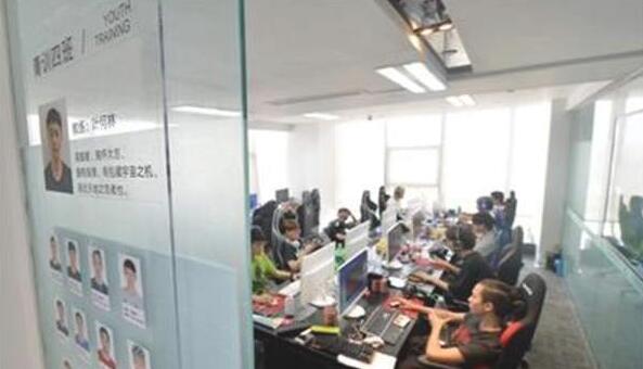 ���ؚ���늸���Ӗ(x��n)�ࣺÿ���12С�r 50���W(xu��)�T�H����3����