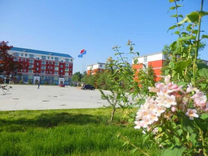 �R��Ƽ��Ļ����ތWУ�������R���l(w��i)У��������Щ�͘I(y��)���ϣ�