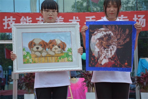 ���ǿƼ����WУ��ʮ�Čá����˵��_���c����չ�������L����P�ԏ����ġ����ܹ� 