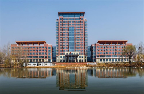 ɽ�|���������WУ�к���ɫ���ݣ�