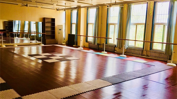 ɽ�|�I�����WУ�Æ᣿�WУ������᣿