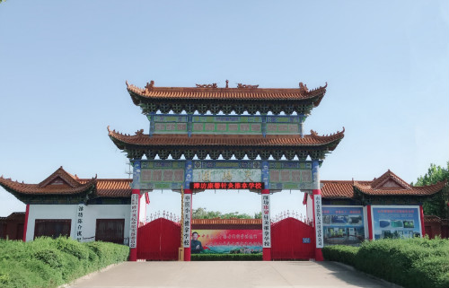 �H����ܰᘾ������I��Ӗ�WУһ�·�����Щ��ɫ�n�̣�