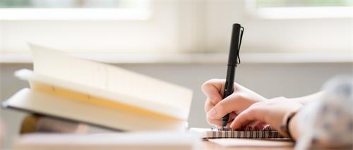 ʲô�������У����к�������ʲô�^�e�̓��ݣ�