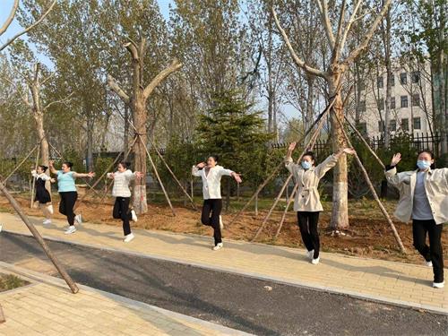 ���ϑ��ü��g�I�еȌ��I�WУ����һ�����ഺ�o�ڣ��������ͣ�