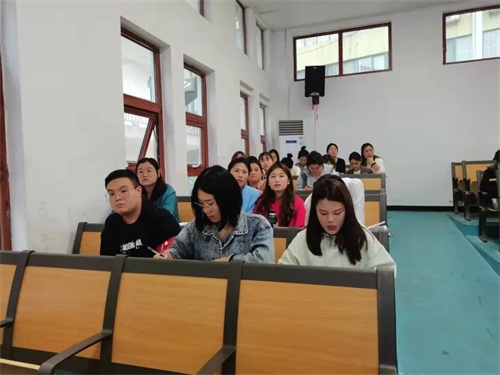 �R�������I�еȌ��I�WУ�̌WҎ���᣿