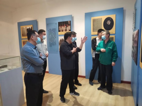 ��������ɭ�߼������WУ