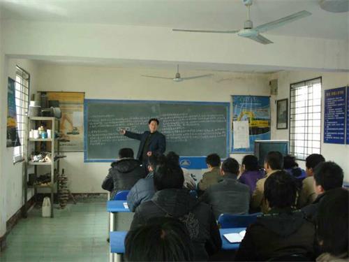 �����E���ھ�C��Ӗ�WУ����Щ��ɫ�� 