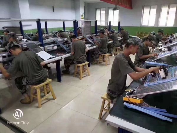 ܊������������Щ��ɫ���I��